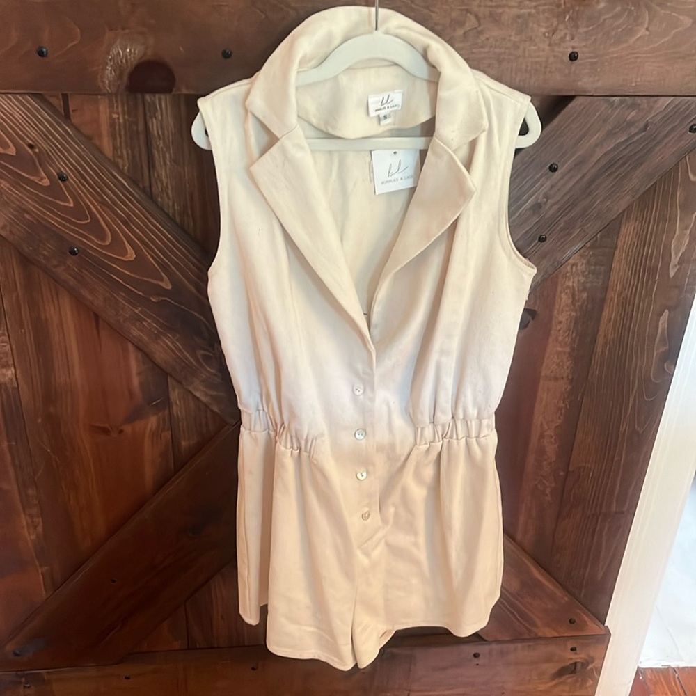 NWT bobbles and lace romper